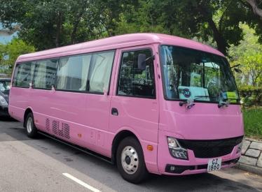 29座旅遊巴士