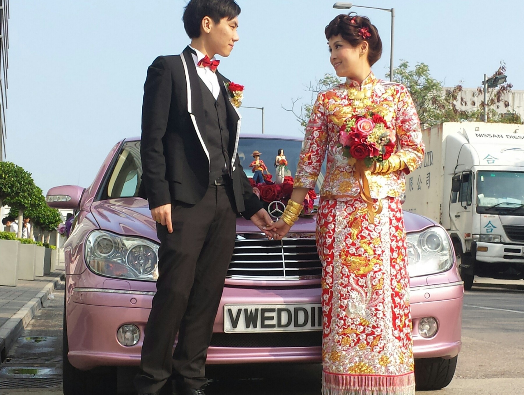 婚禮花車車頭鮮花裝飾實照