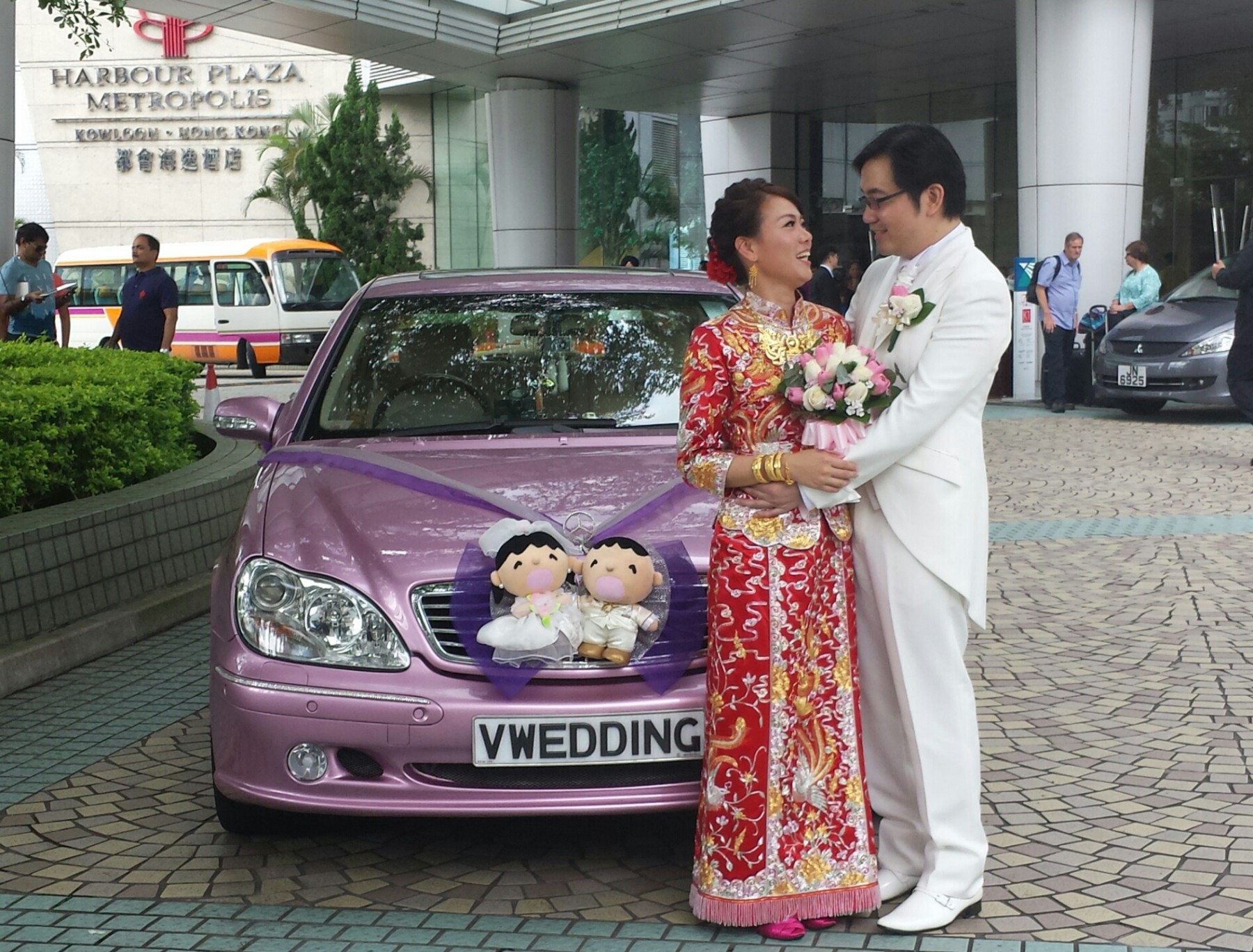 兄弟團與結婚花車合照實照